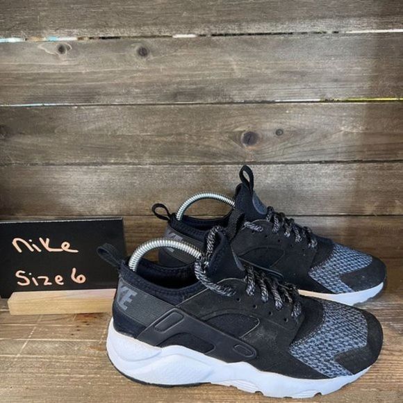 Womens Nike Air Huarache Run Ultra SE Black Athletic Running Shoes Sneakers 7.5 - Picture 1 of 6